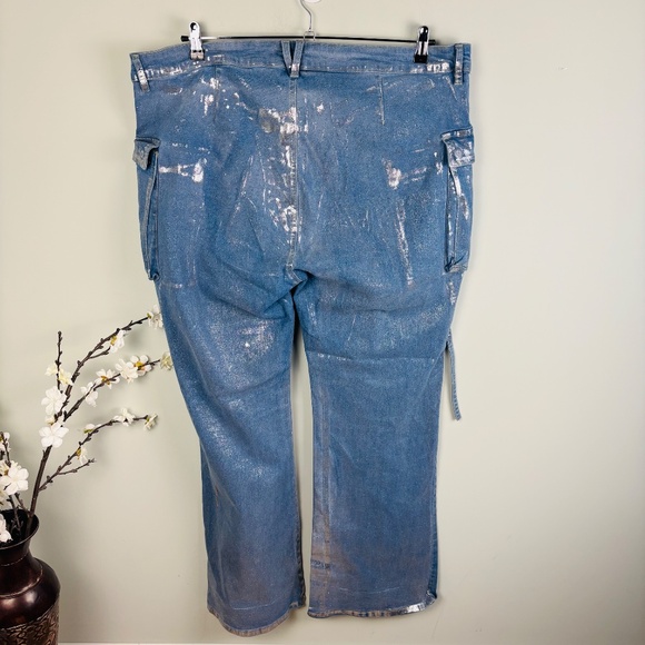 Fashion Nova Foil Bootcut Cargo Jean Size 22 - Picture 4 of 4